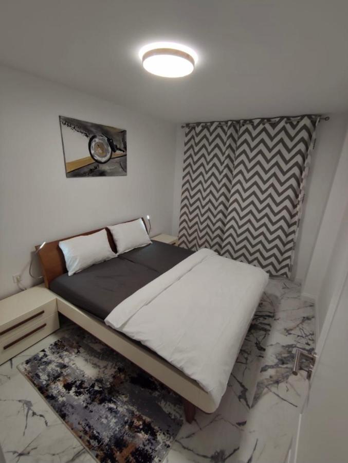 Апартаменты Apartament Vivo Флорешты Экстерьер фото